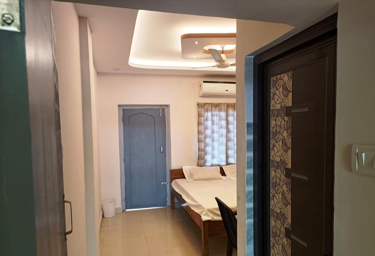 Hotel Grand View Пури Екстериор снимка