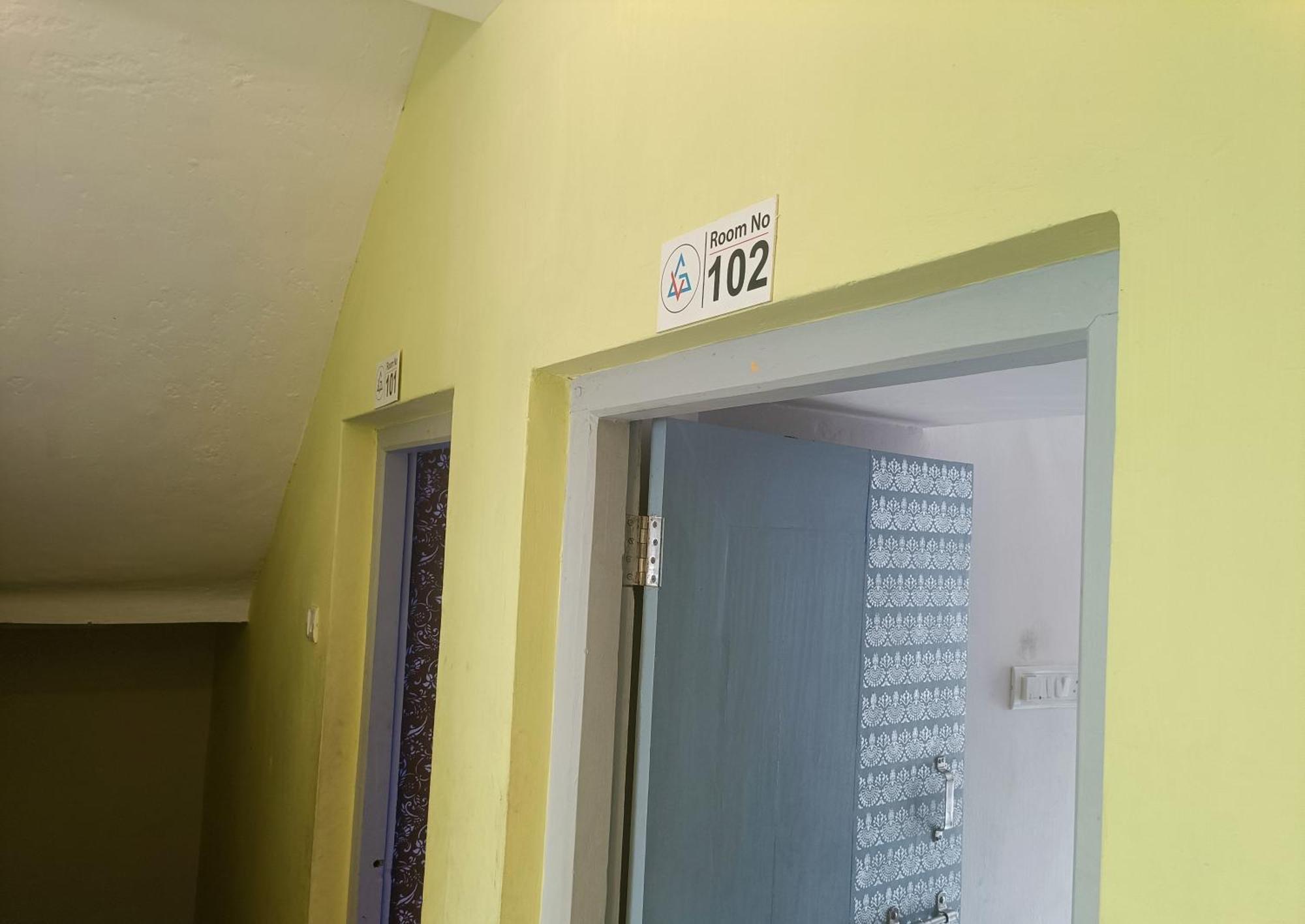 Hotel Grand View Пури Екстериор снимка