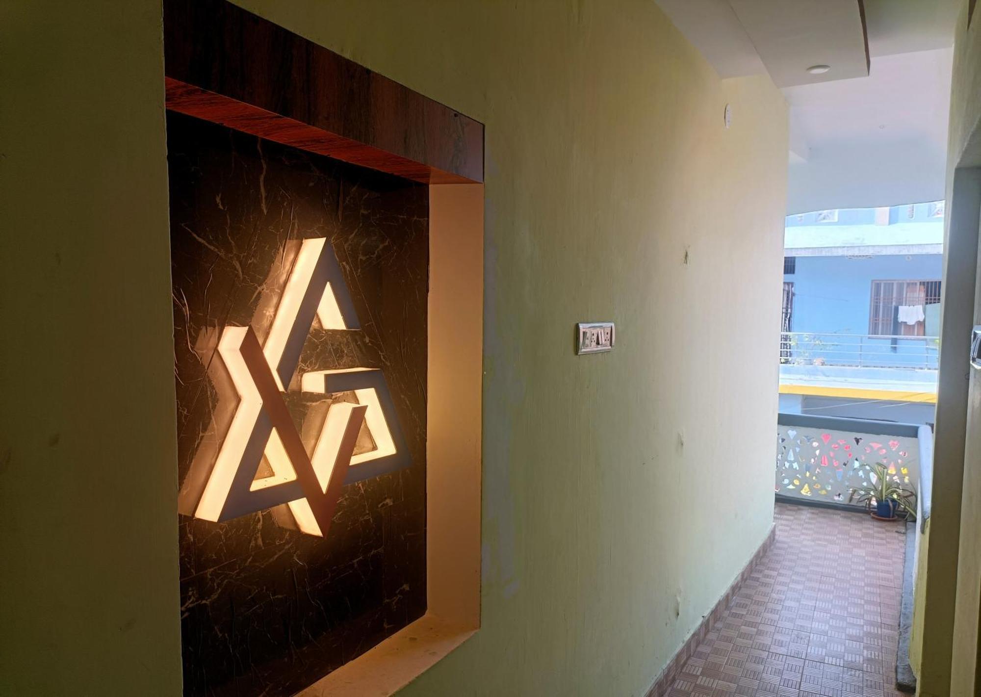 Hotel Grand View Пури Екстериор снимка