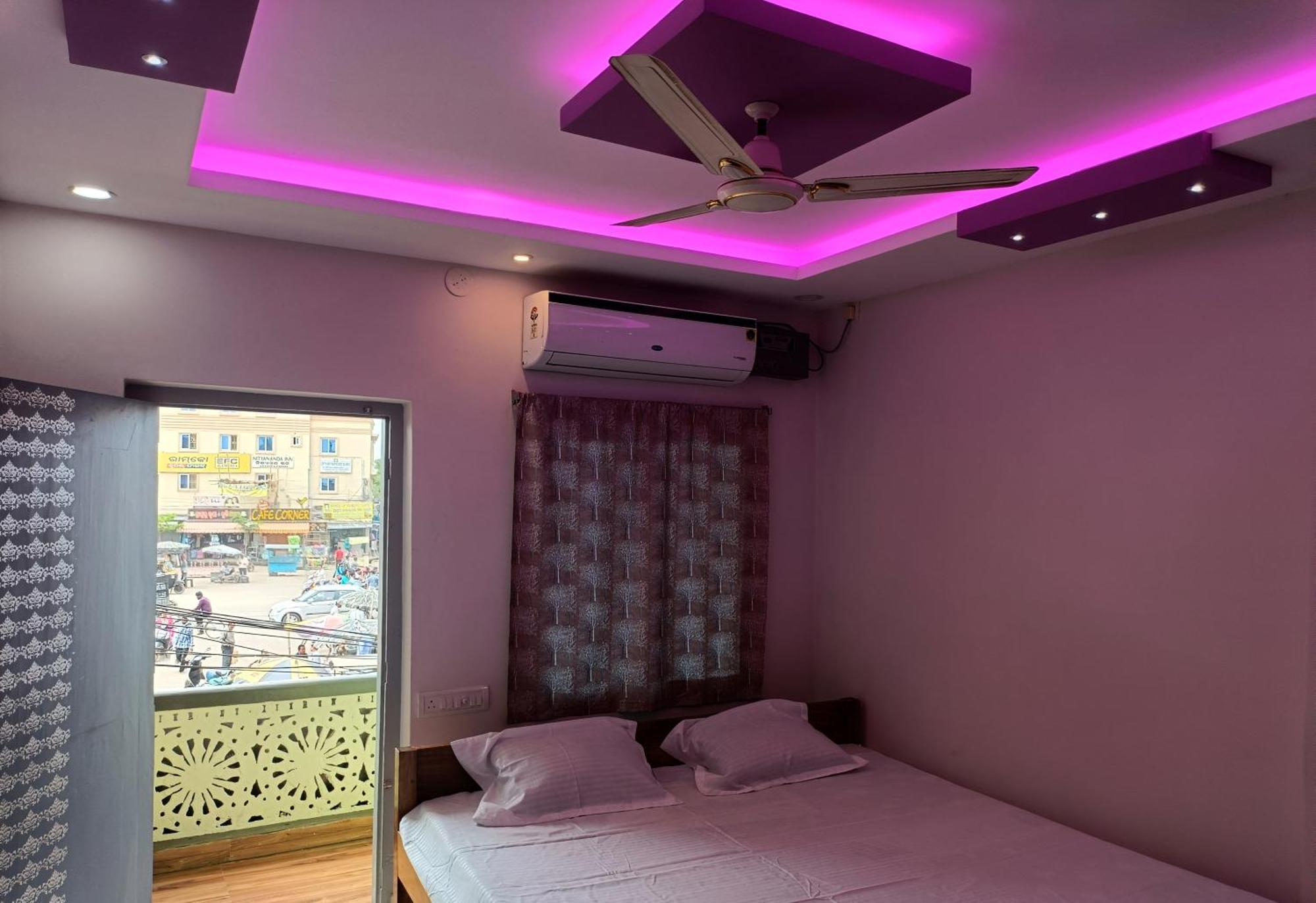 Hotel Grand View Пури Екстериор снимка
