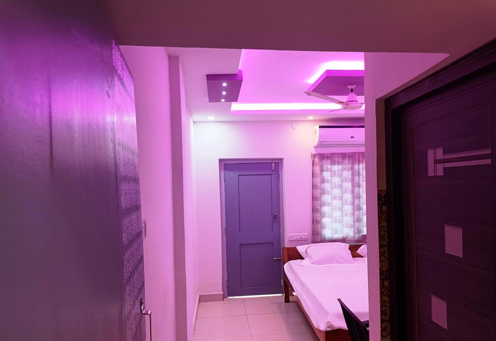 Hotel Grand View Пури Екстериор снимка