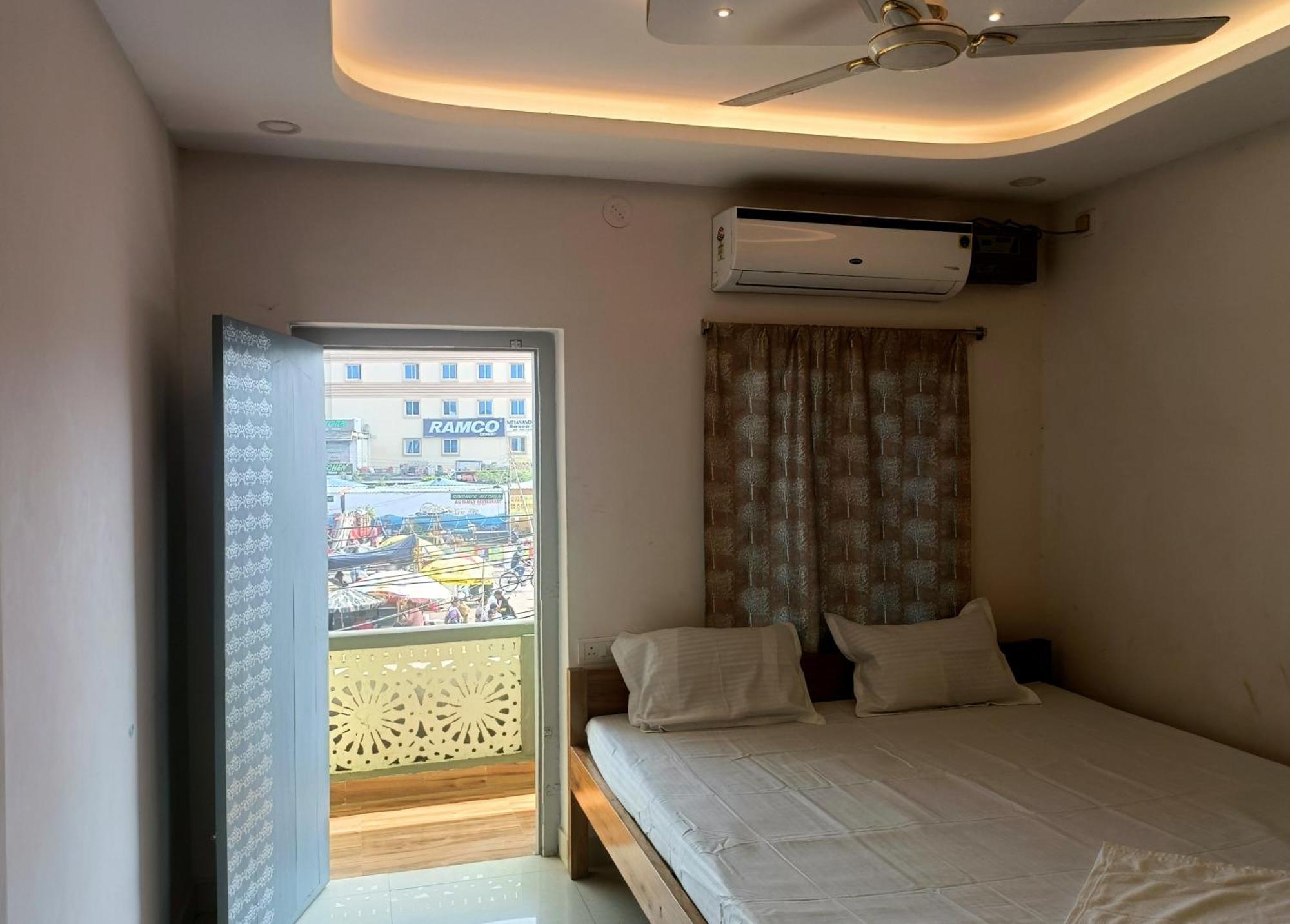 Hotel Grand View Пури Екстериор снимка