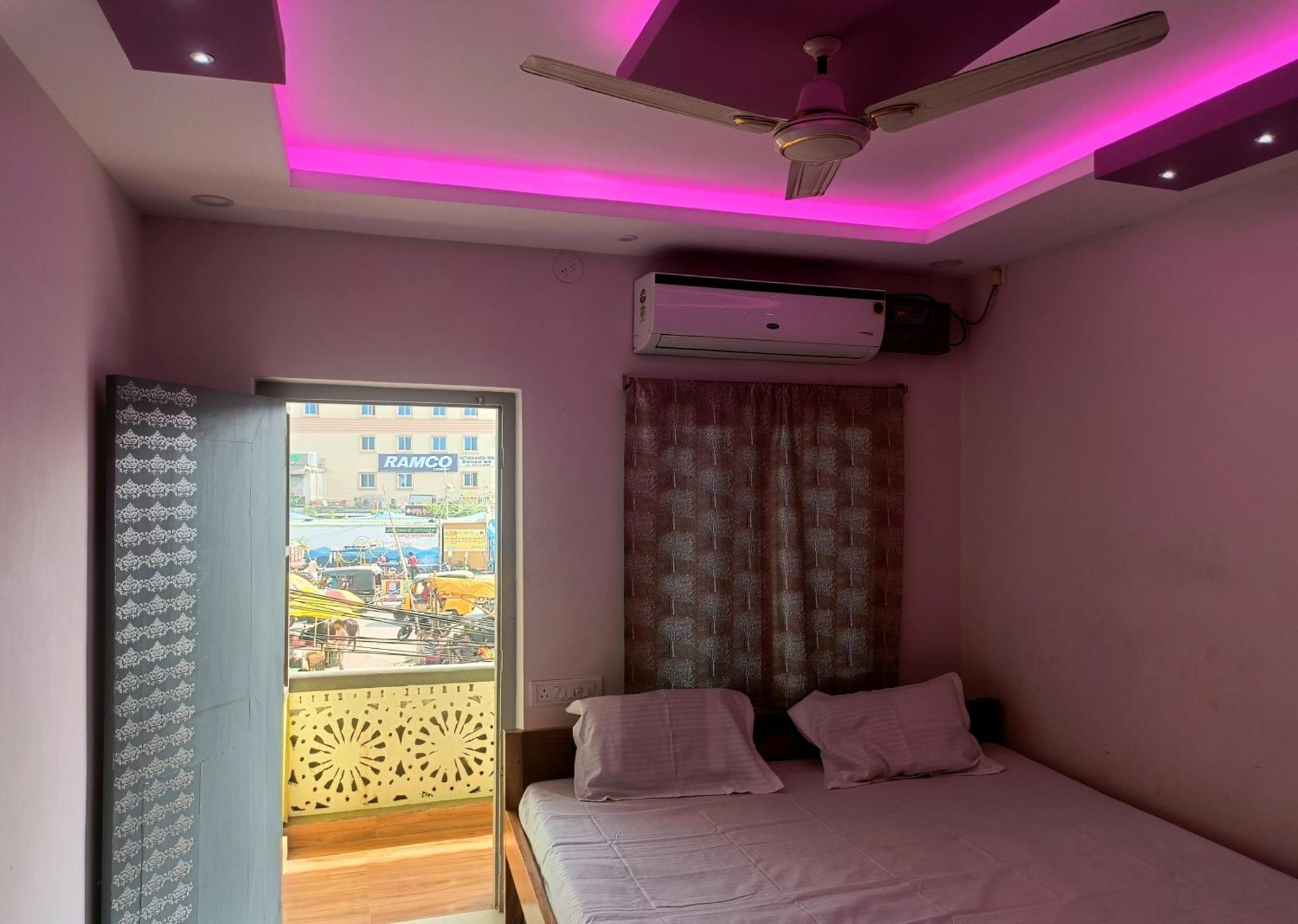 Hotel Grand View Пури Екстериор снимка