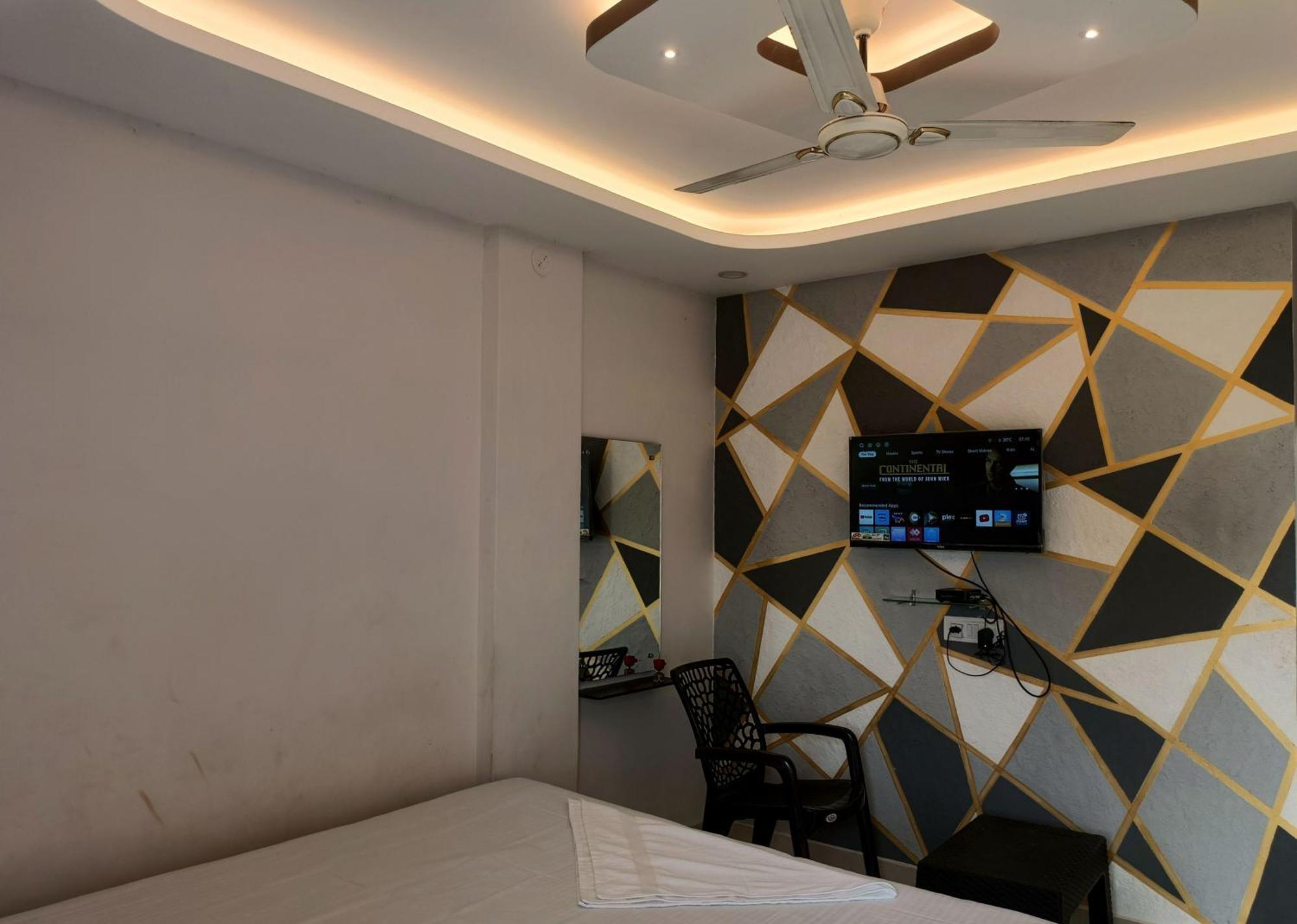 Hotel Grand View Пури Екстериор снимка