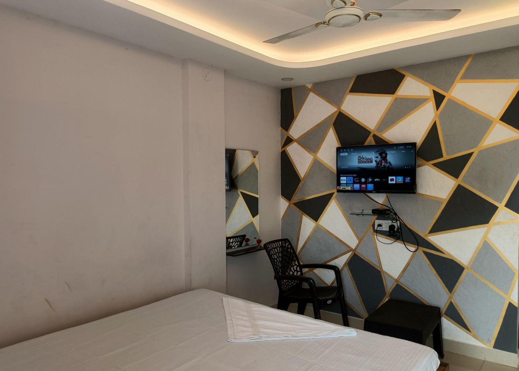 Hotel Grand View Пури Екстериор снимка