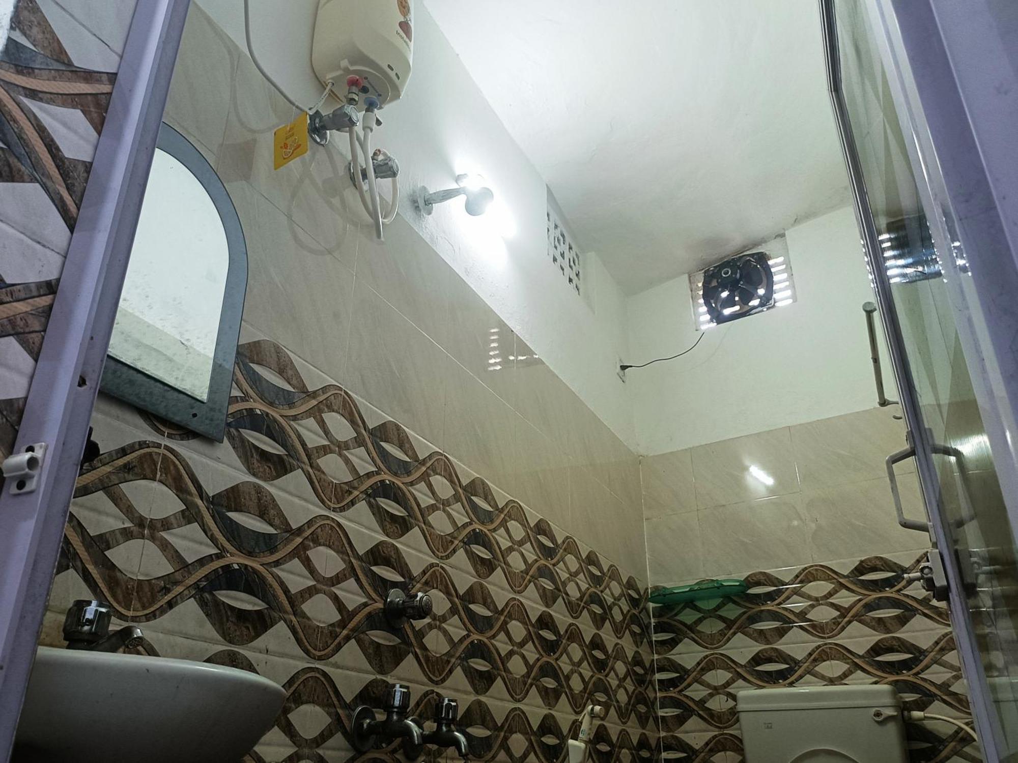 Hotel Grand View Пури Екстериор снимка